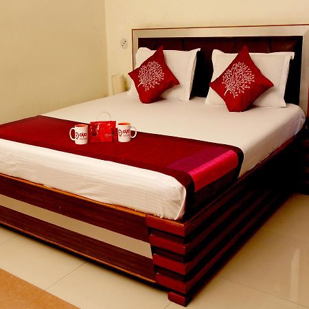 Oyo 2054 New Hotel Broadway Varanasi Exterior foto