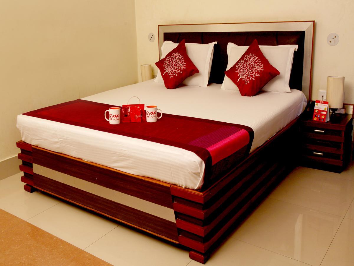 Oyo 2054 New Hotel Broadway Varanasi Exterior foto
