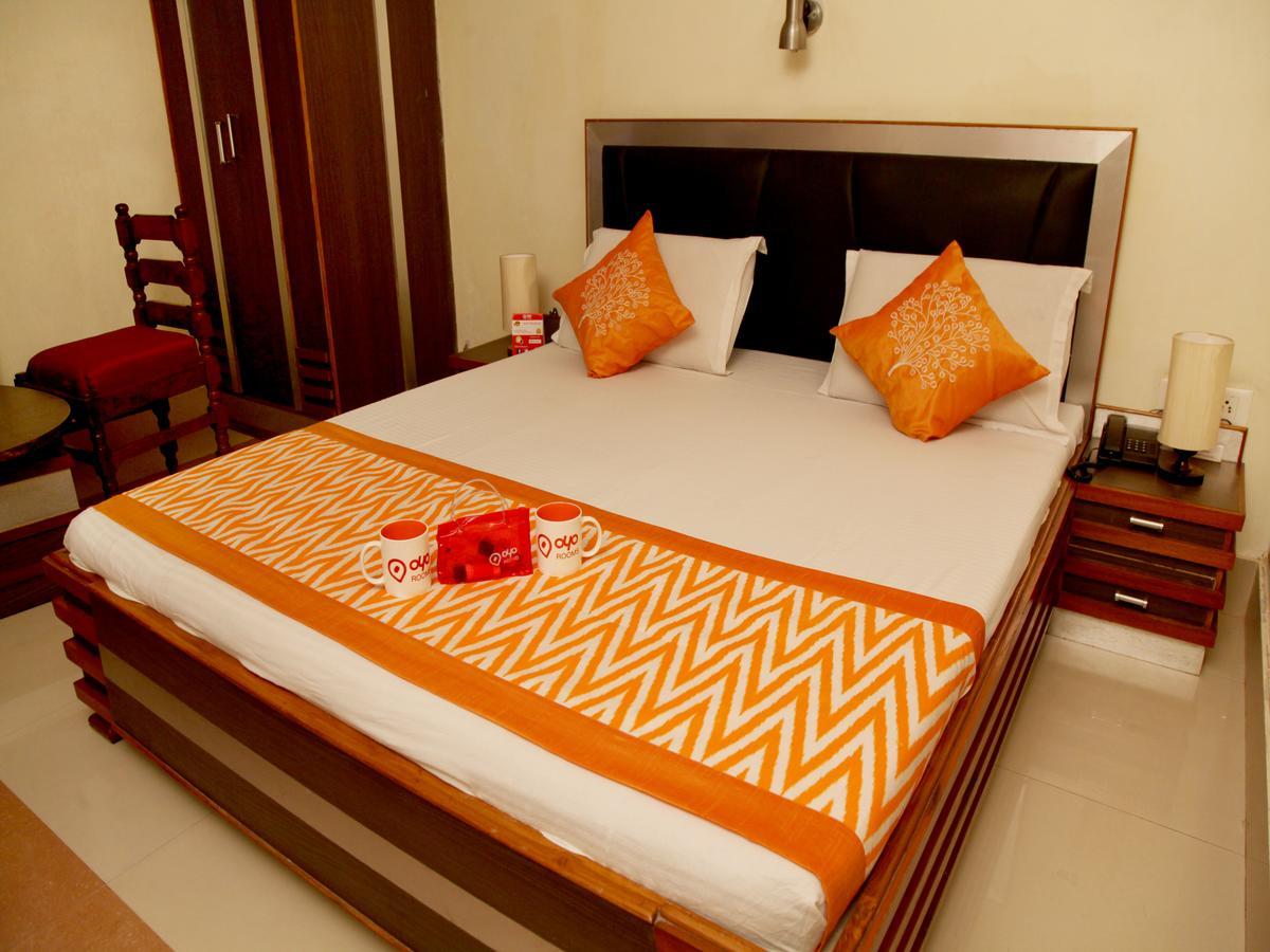 Oyo 2054 New Hotel Broadway Varanasi Exterior foto