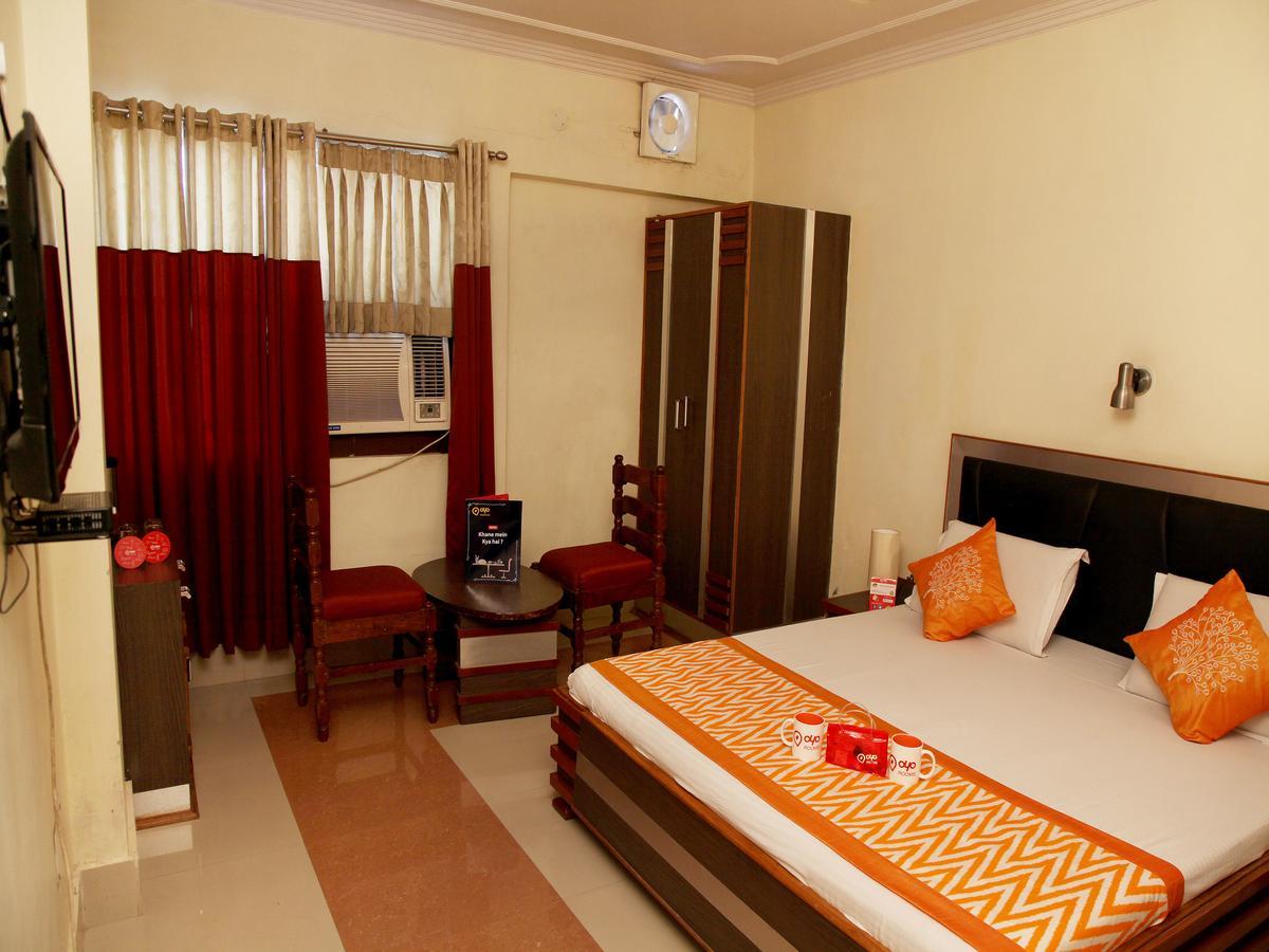 Oyo 2054 New Hotel Broadway Varanasi Exterior foto