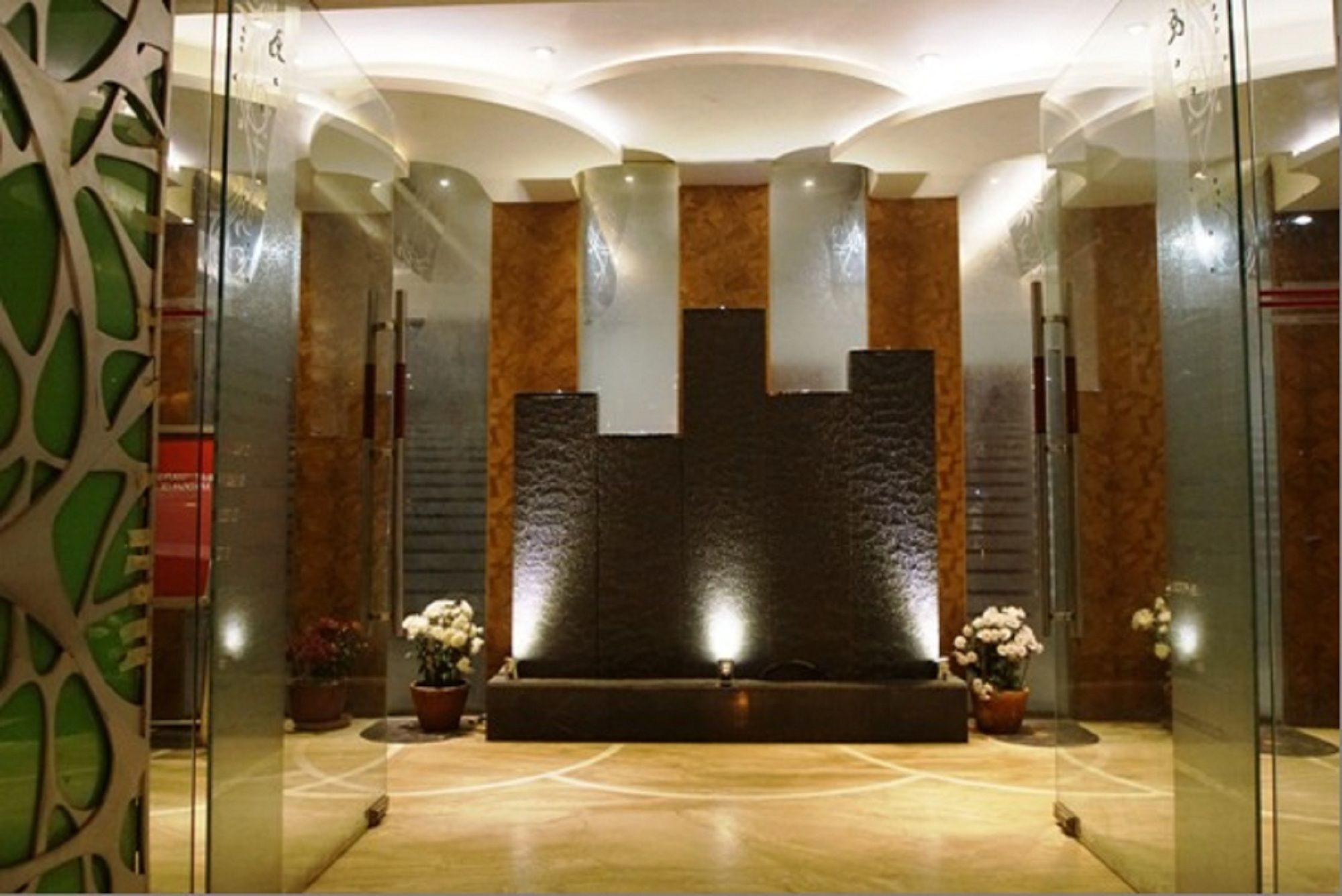 Oyo 2054 New Hotel Broadway Varanasi Exterior foto