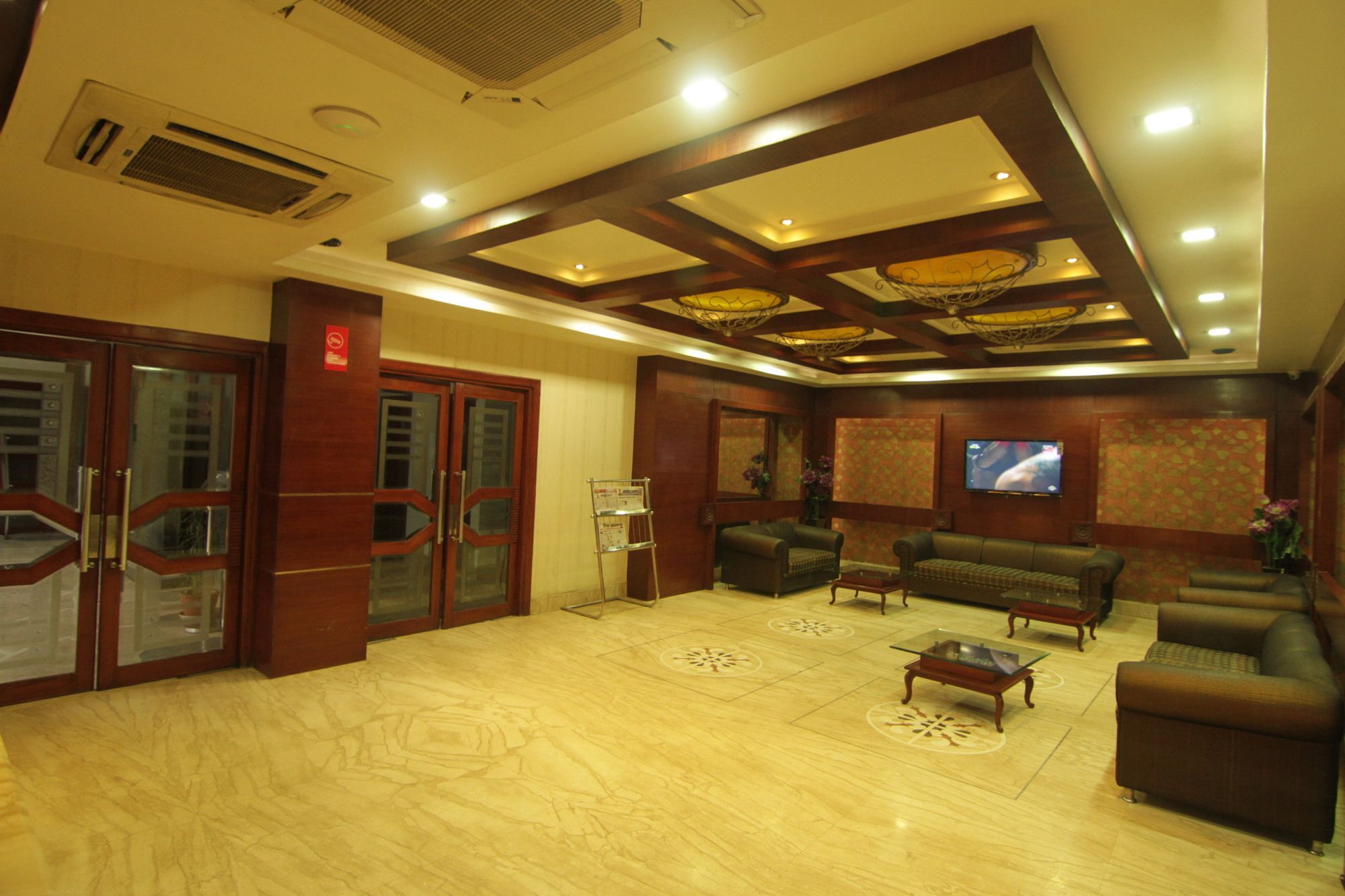 Oyo 2054 New Hotel Broadway Varanasi Exterior foto